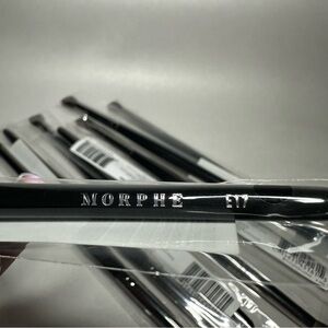 Morphe Sleek Black Brush E17